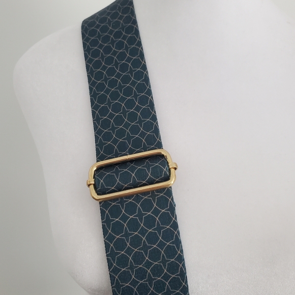 KEDZIE Athleisure Crossbody Bag Adjustable Wide Strap Goldtone Accents Travel - Picture 5 of 13